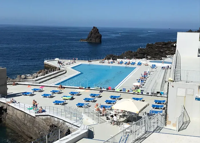 Mit Blick Auf Wasser By Interhome